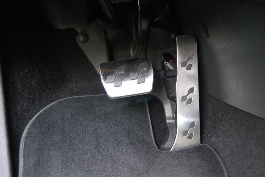  Volkswagen Golf R32 2008 года  (фото 30 из 62)